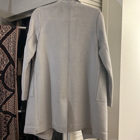 Soft and versatile jacket - Picture 2 of 9